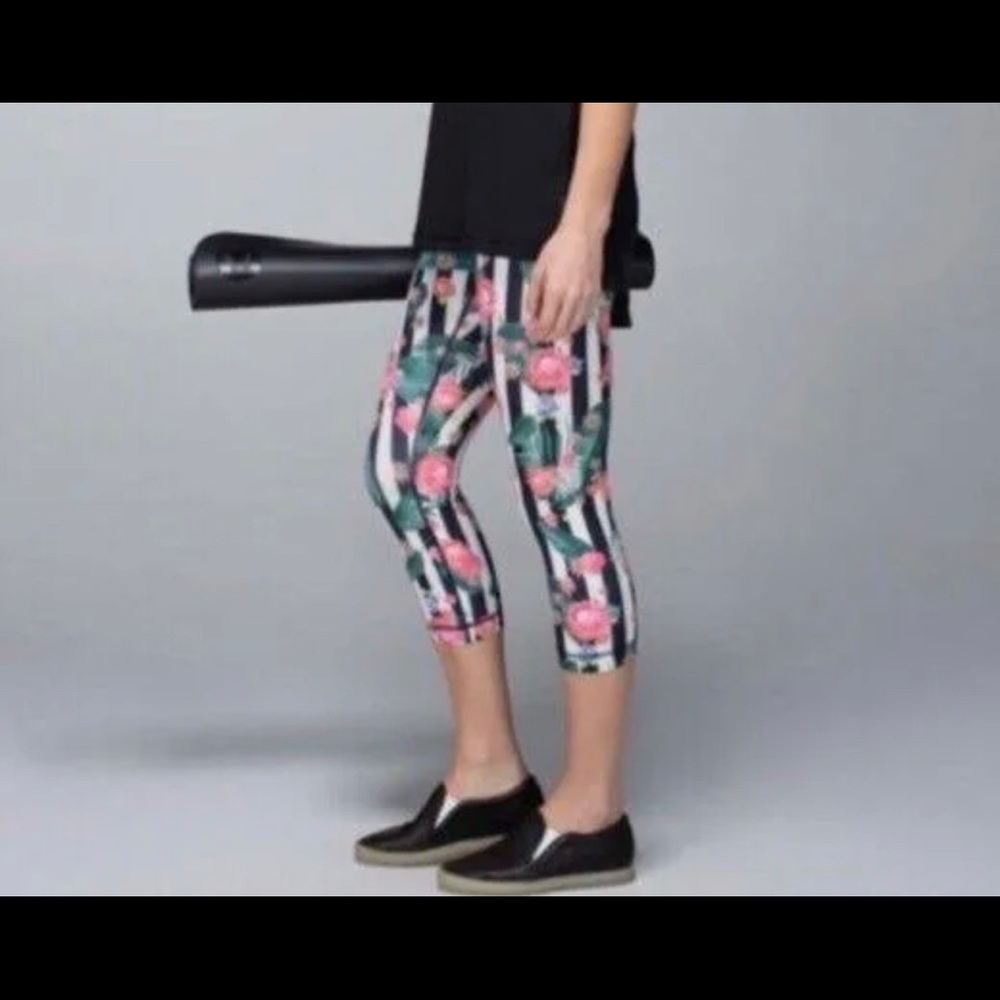 Lulu Wonder Under Crop Palm Play Floral & Stripes
